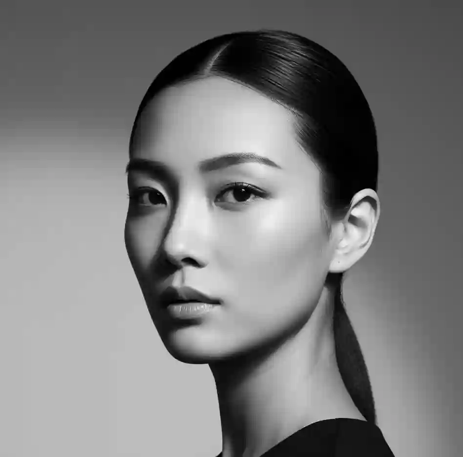 Diamond face shape hairstyle ideas focusing on layered lobs and side parts